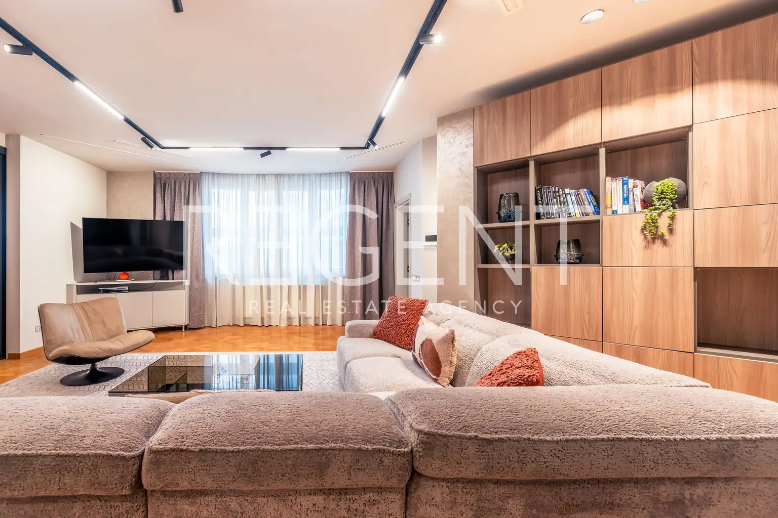 Zagreb, Center - Luxurious four-room apartment in the city center