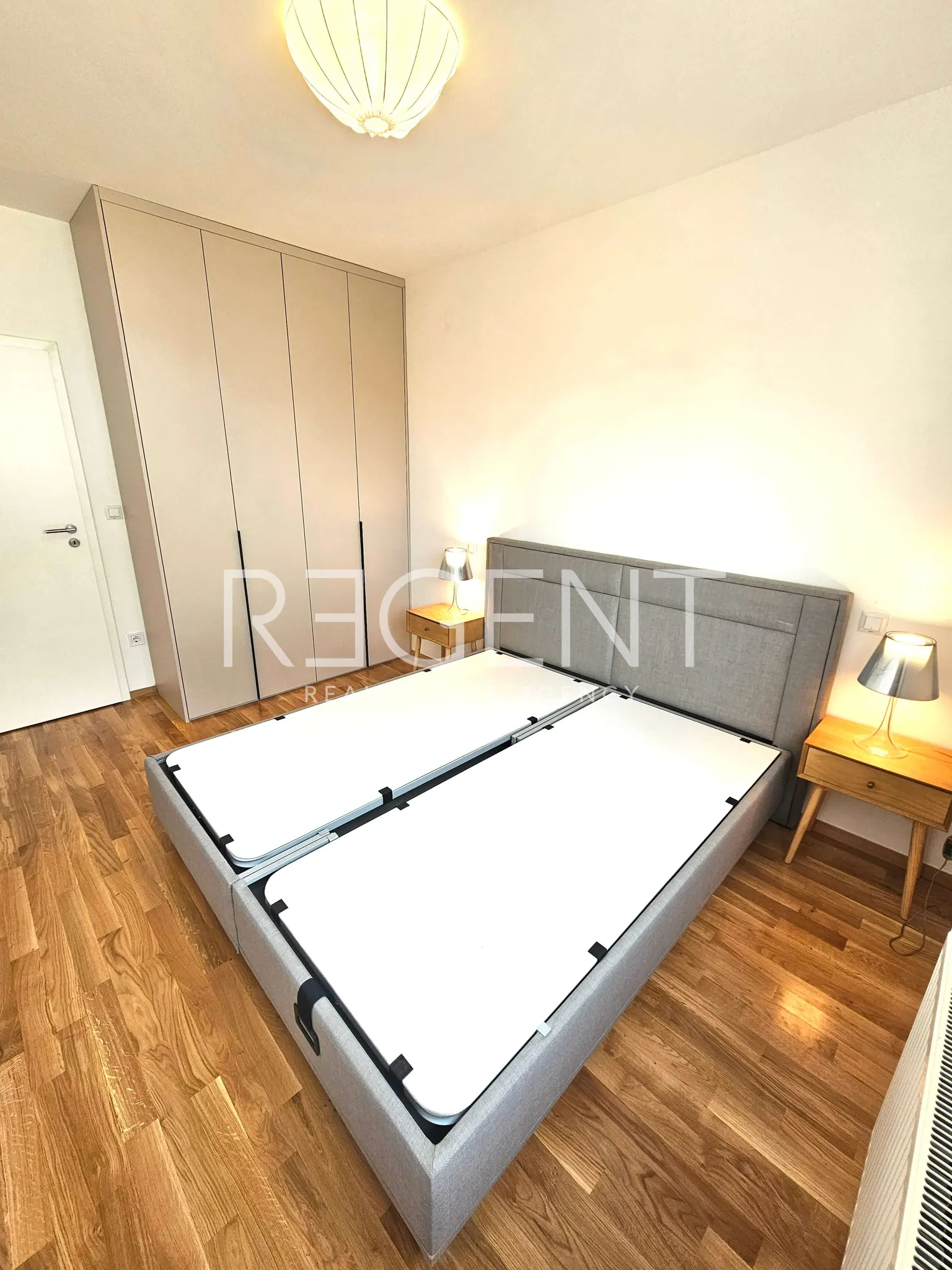 Zagreb, Pantovčak - Četverosoban stan s terasom + garaža 118 m2, Prvi najam