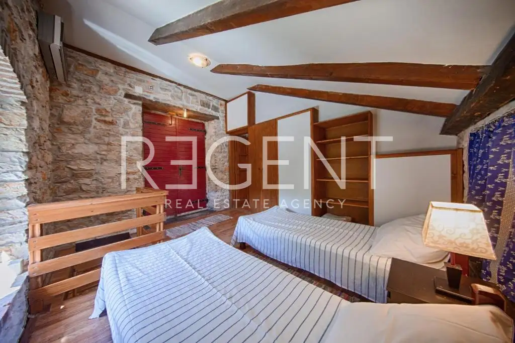 Komiža - Kamenný dom priamo pri mori