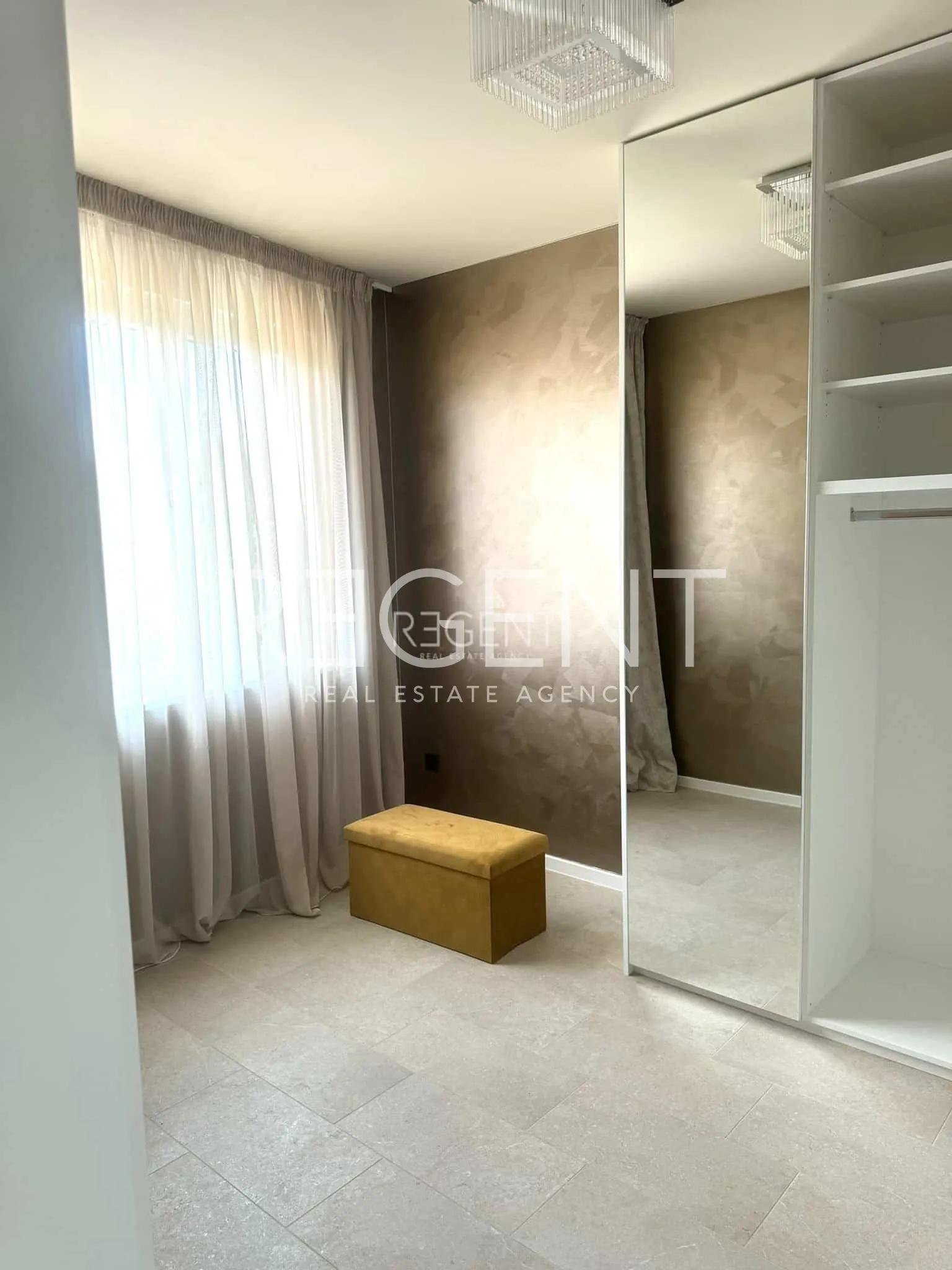 Záhřeb, Remete - Moderní penthouse 112 m2 k pronájmu