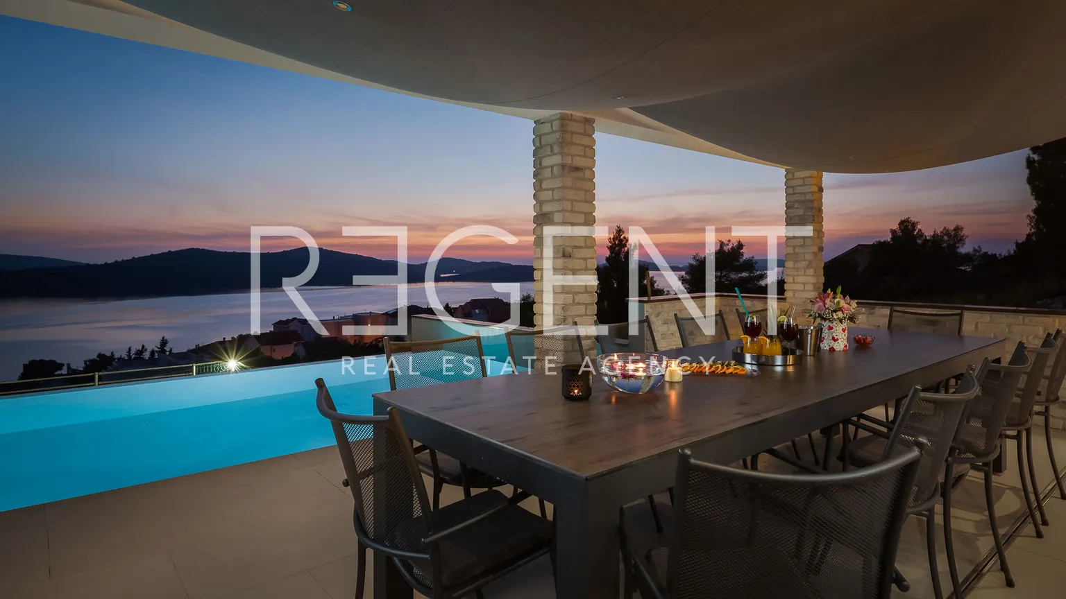 Šibenik, Žaborić - Moderne, neu erbaute Villa mit Pool 380 m2