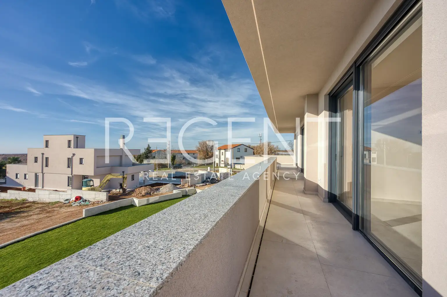 Poreč – Moderna vila s krovnom terasom