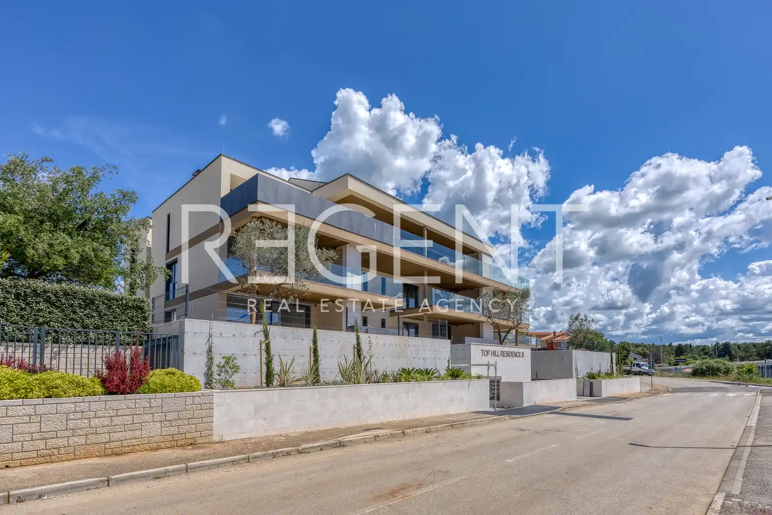 Istrie, Novigrad - Třípokojový apartmán v luxusním obytném komplexu 115 m2