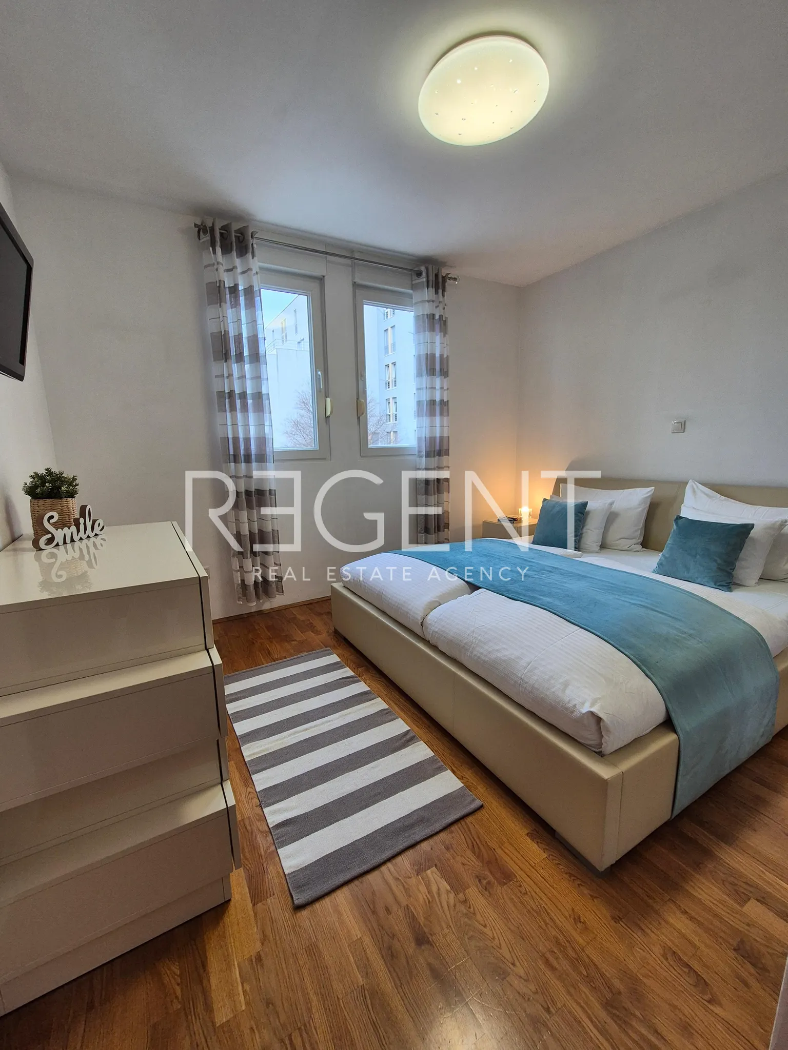 Split, Žnjan - Dvosoban stan s lođom i pogledom na more 57 m²