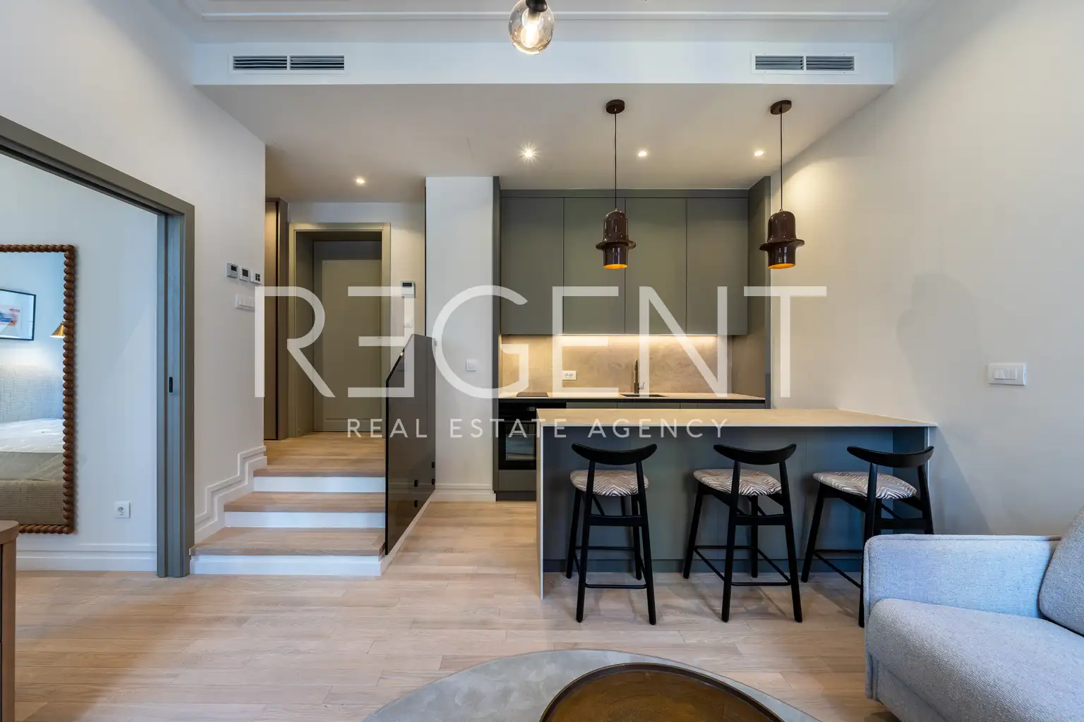 Stan 35 m² za najam — prvi najam, Centar