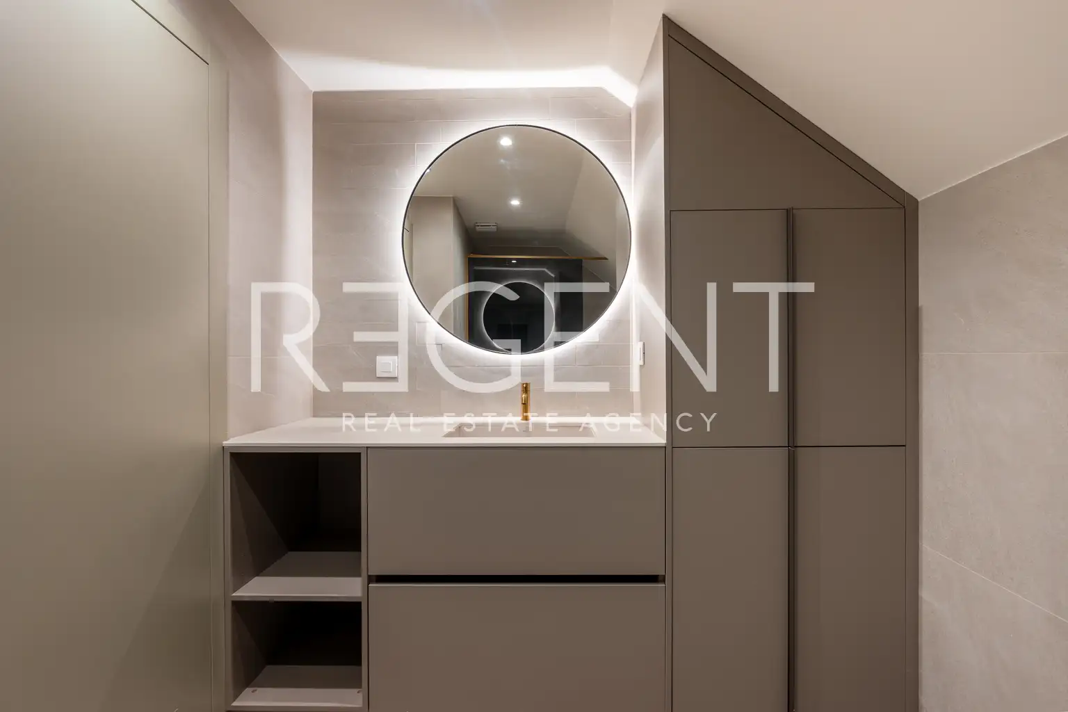 Stan 48 m² za najam — prvi najam, Centar