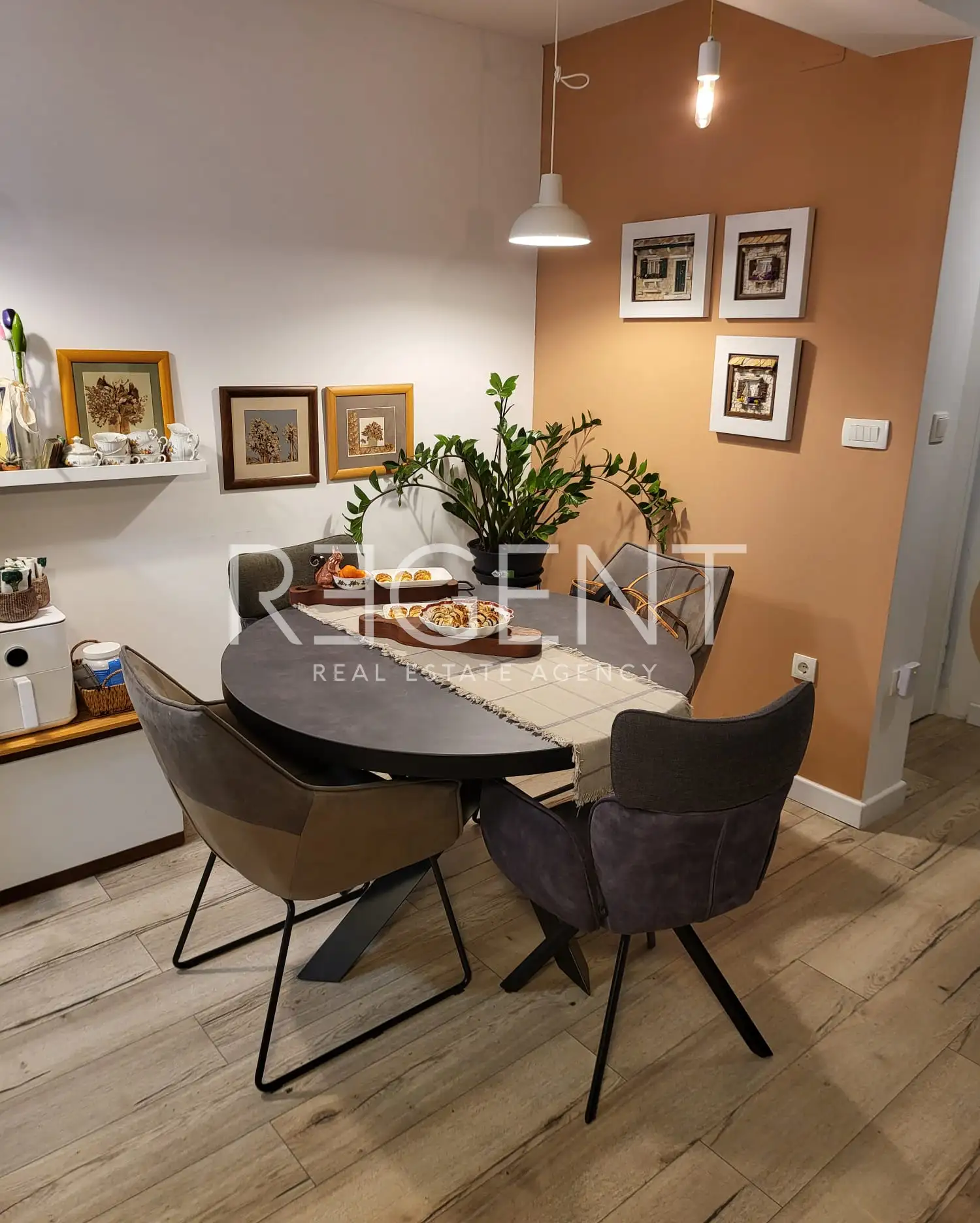 Split, Gripe - Dvosoban stan sa balkonom