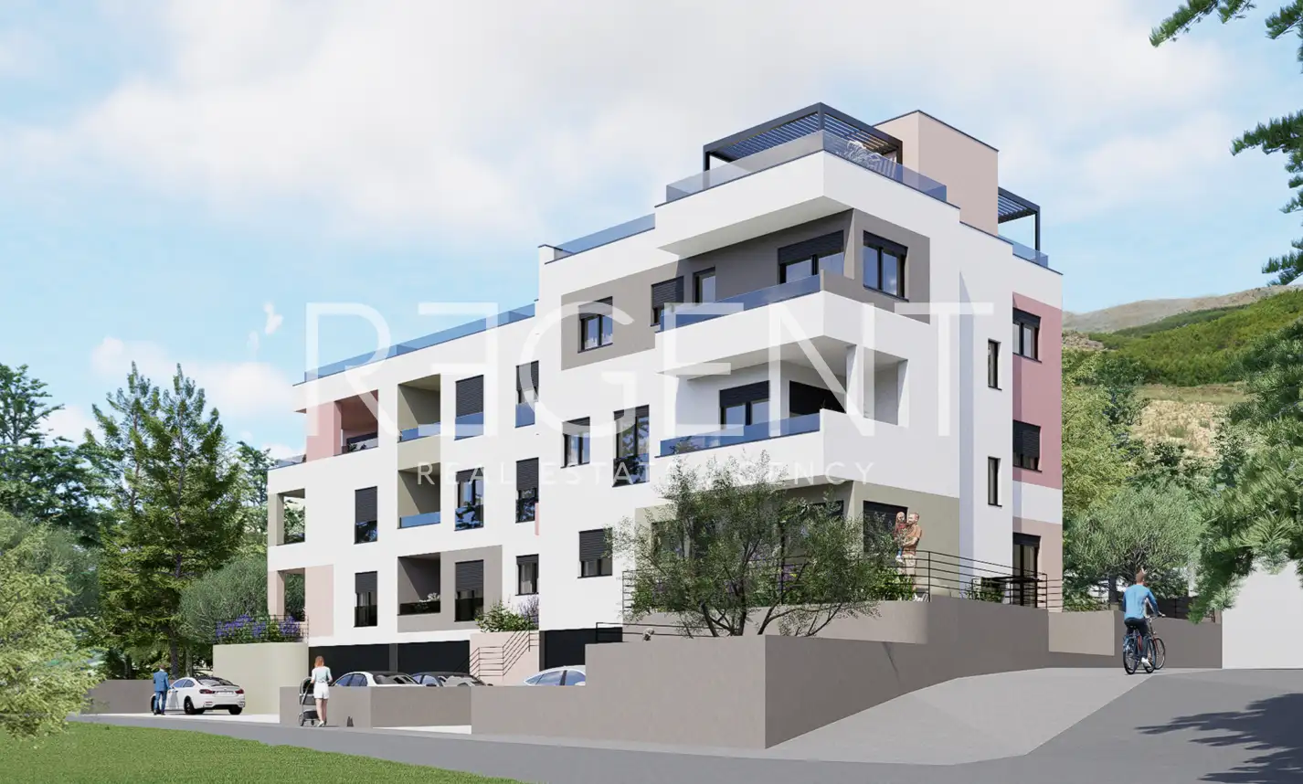 Podstrana, Strožanac - Jednosoban stan s terasom i prostranim vrtom