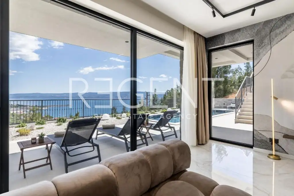 Dugi Rat - Vila 300 m², bazen, sauna ,pogled na more