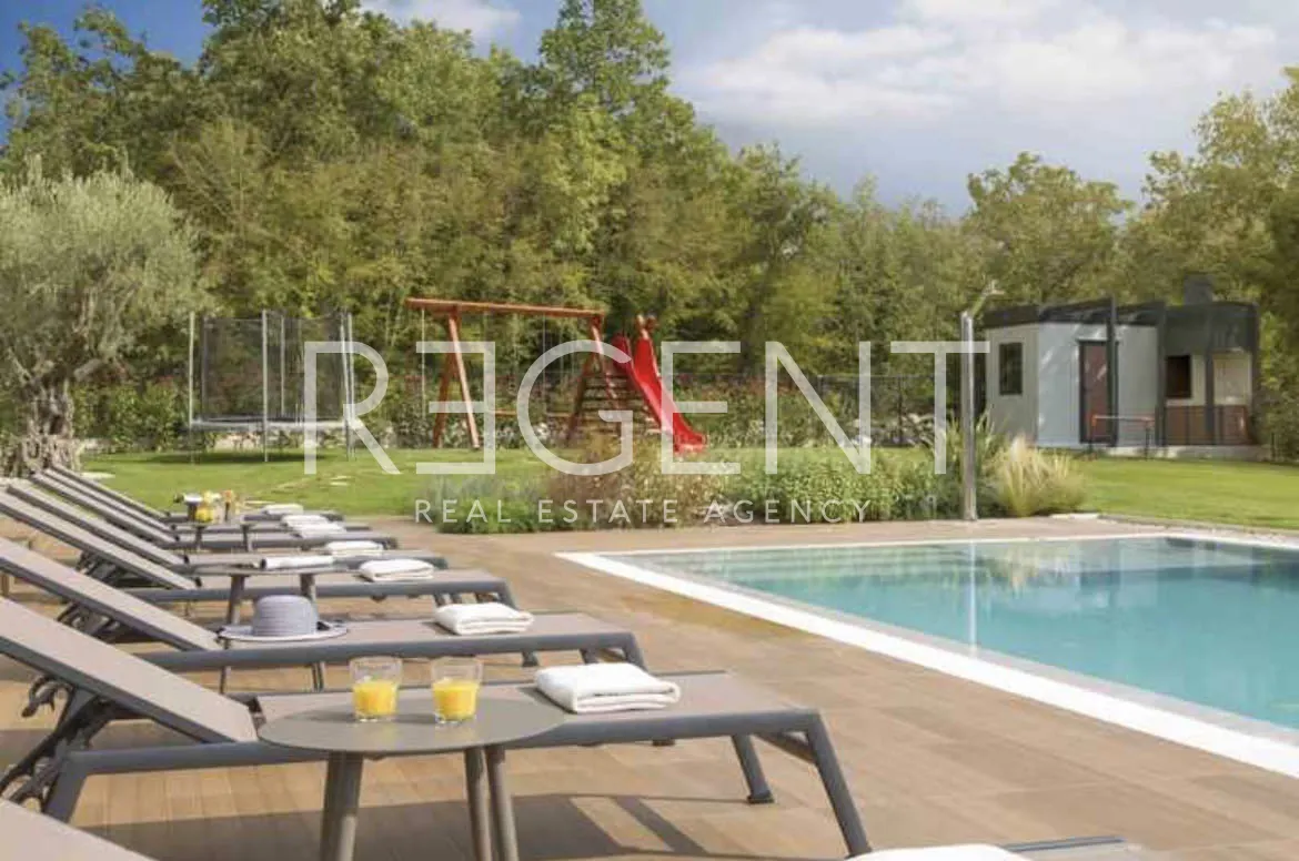 Istra, Višnjan – Vila 250 m2 na parceli od 1659 m2 top lokacija