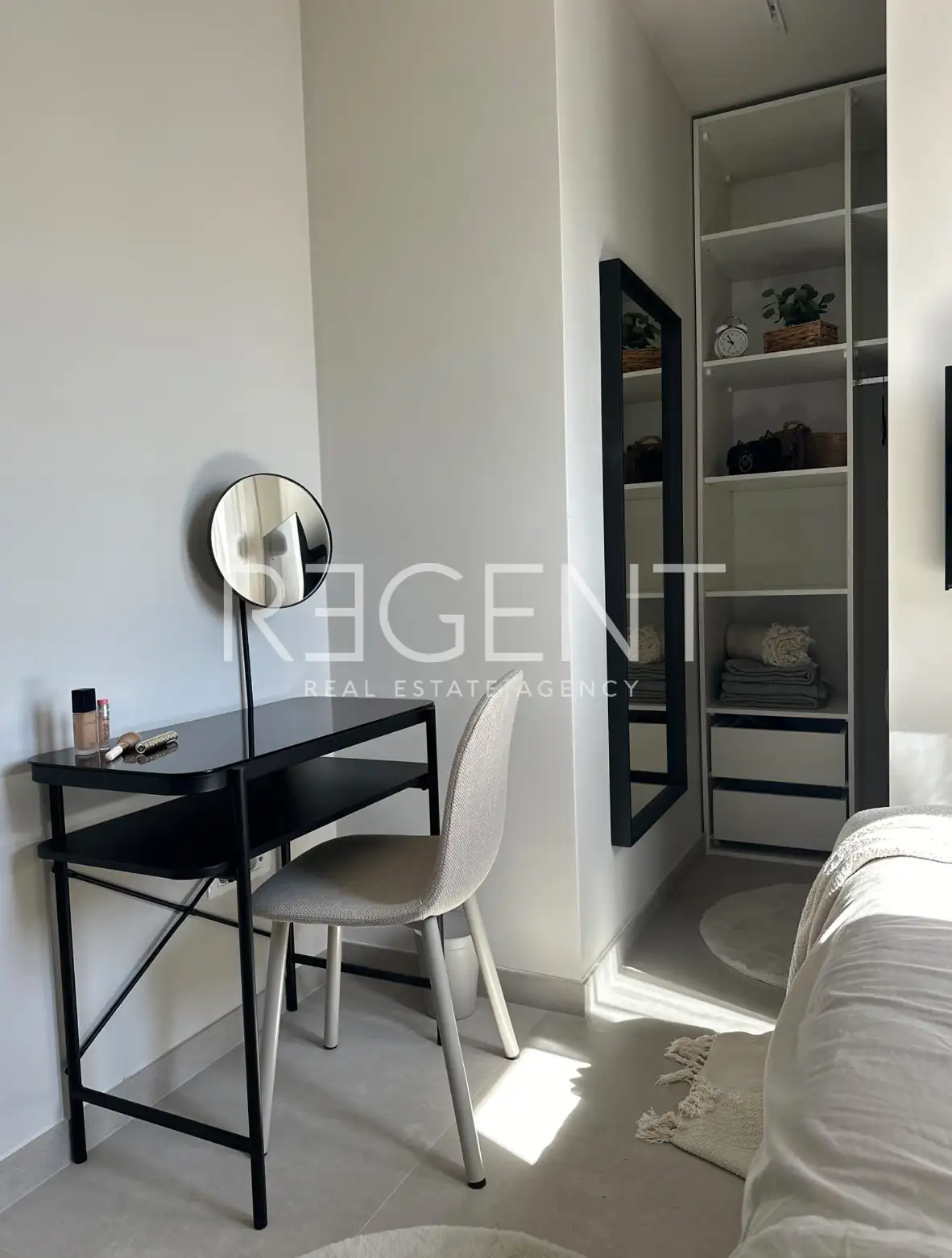Kaštel, Kaštel Stari - Trosoban stan sa loggiom i pogledom na more