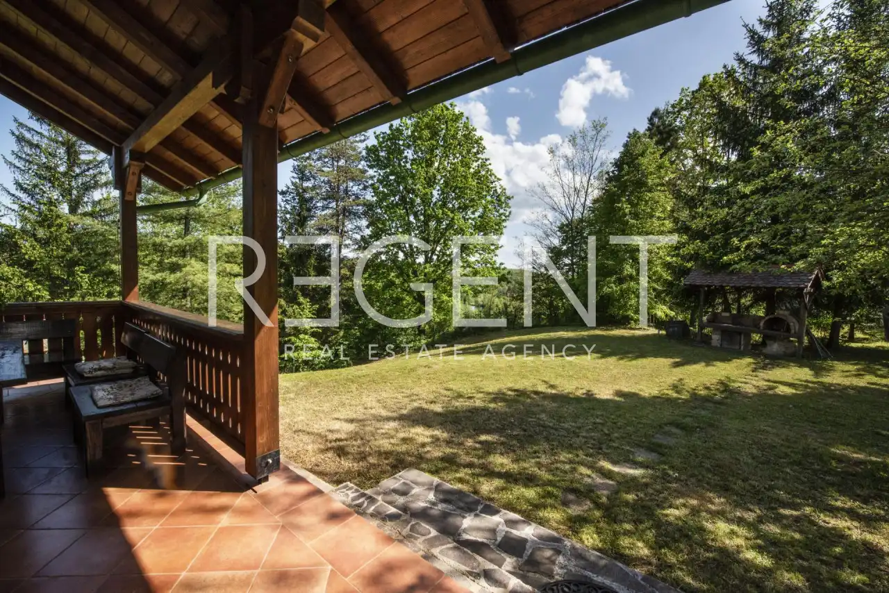 Mrežnice - Dřevěný dům k rekreaci u řeky 100 m2, pronájem