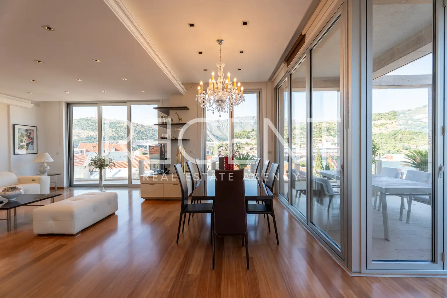 Dubrovnik - Wyjątkowy penthouse z basenami w pięknym Dubrowniku