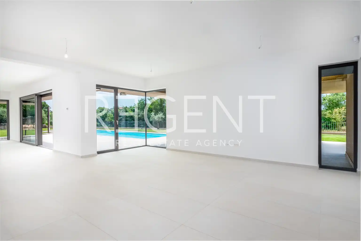 Istra, Labinci - Luksuzna vila s bazenom 303,34 m2
