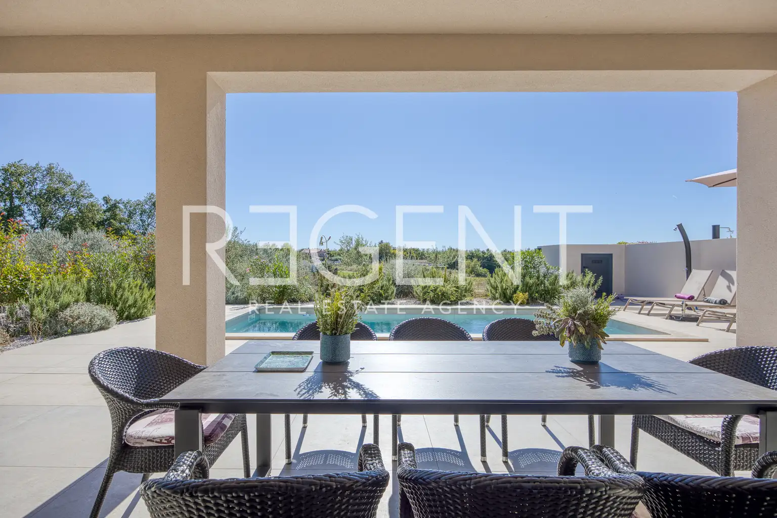 Kuća 230 m² — grijani bazen, krovna terasa, Poreč