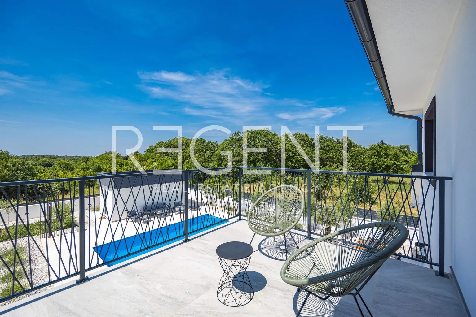 Istra, Krnica – Kuća s bazenom na parceli 780 m2
