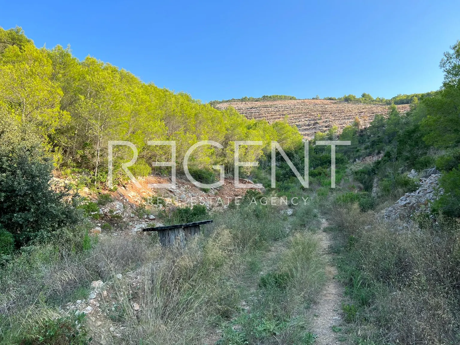 Hvar - Poljoprivredno zemljište, 46000 m2