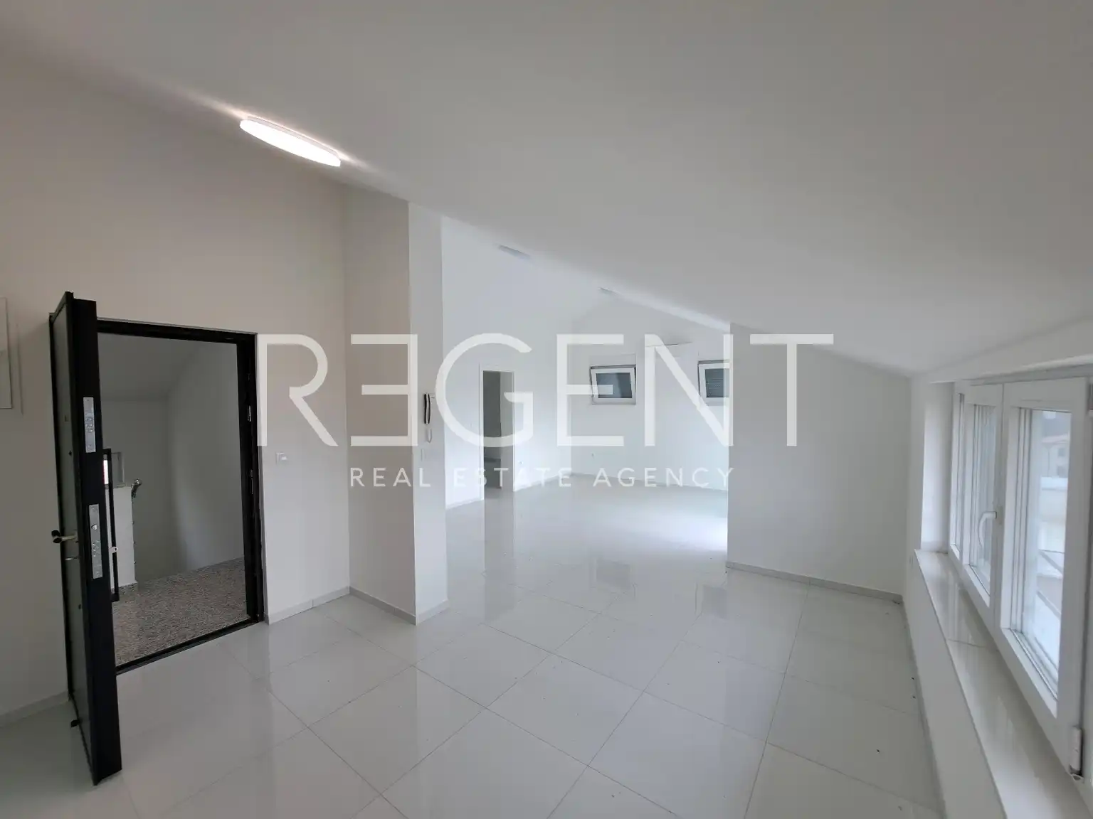 Crikvenica - Četverosoban stan s terasom 110 m2, novogradnja