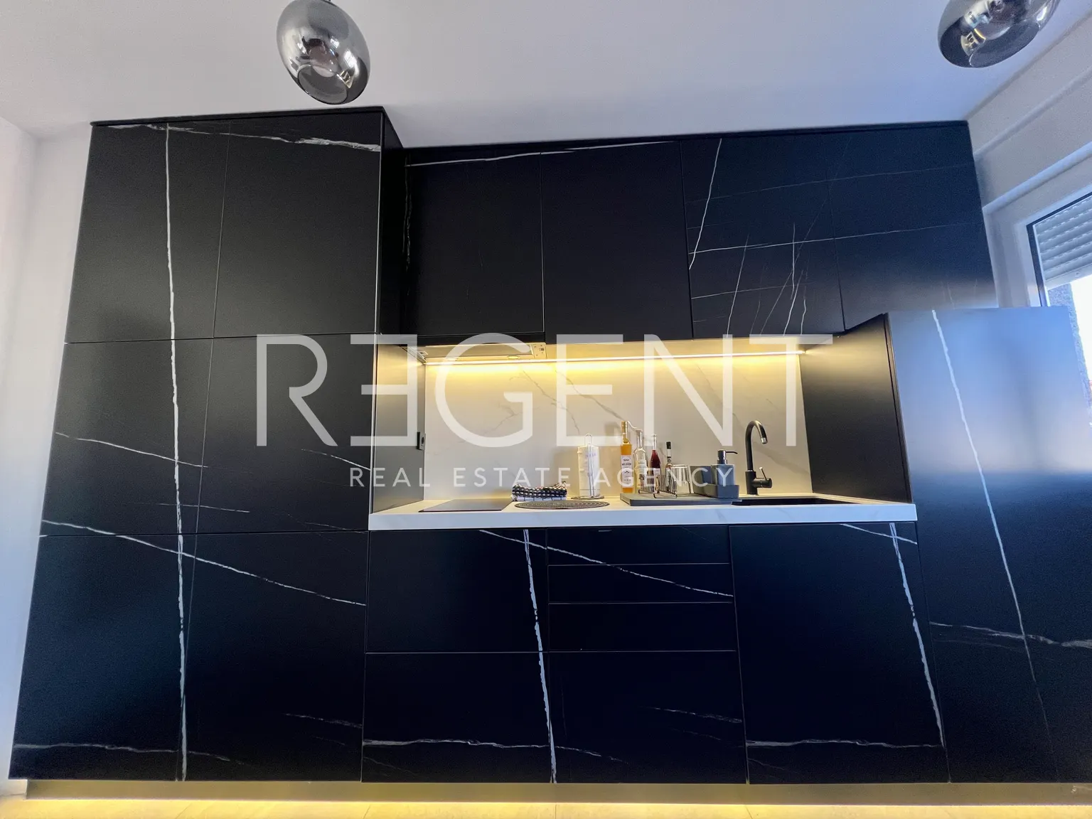 Zagreb, Donji Grad - modern dvosoban stan 49 m2 najam