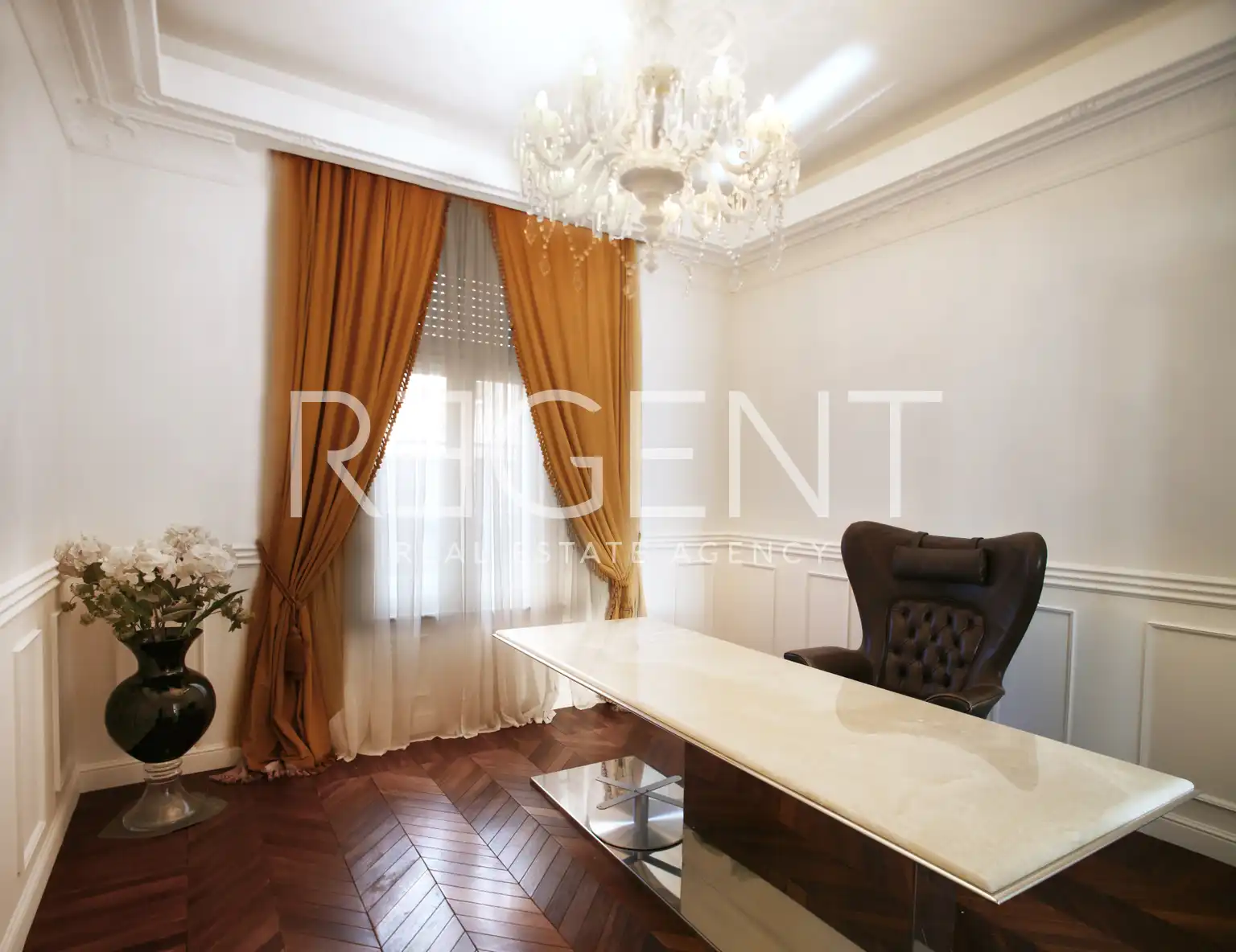 Zagreb, Donji grad, Marulićev trg – luksuzan ured od 280 m² za najam
