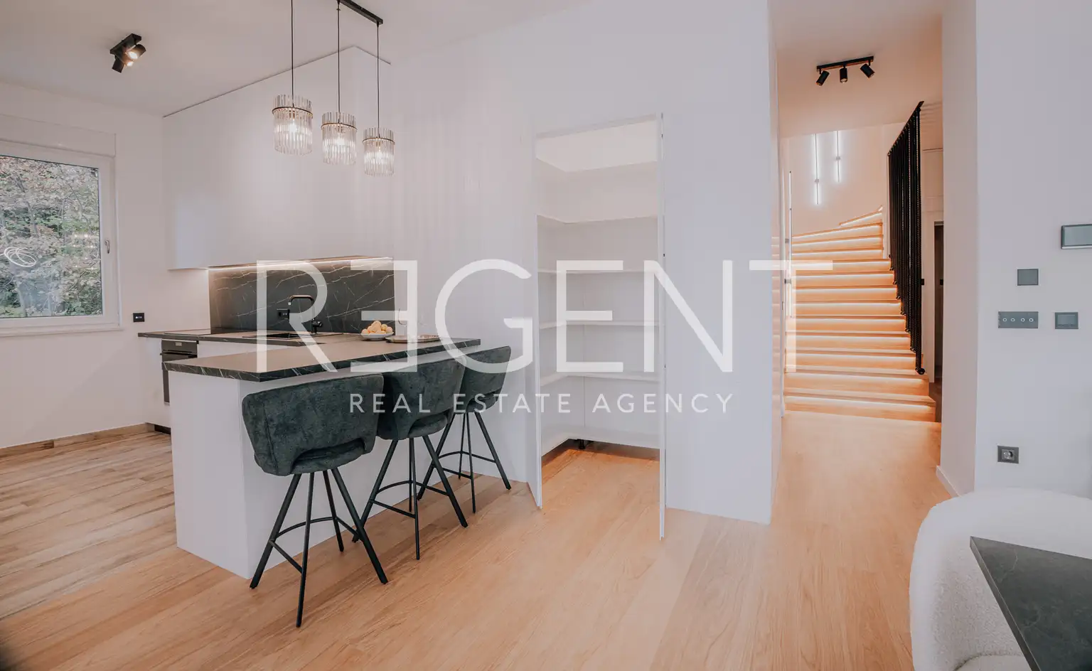 Záhřeb, Remete – Luxusní dvoupatrový byt k pronájmu