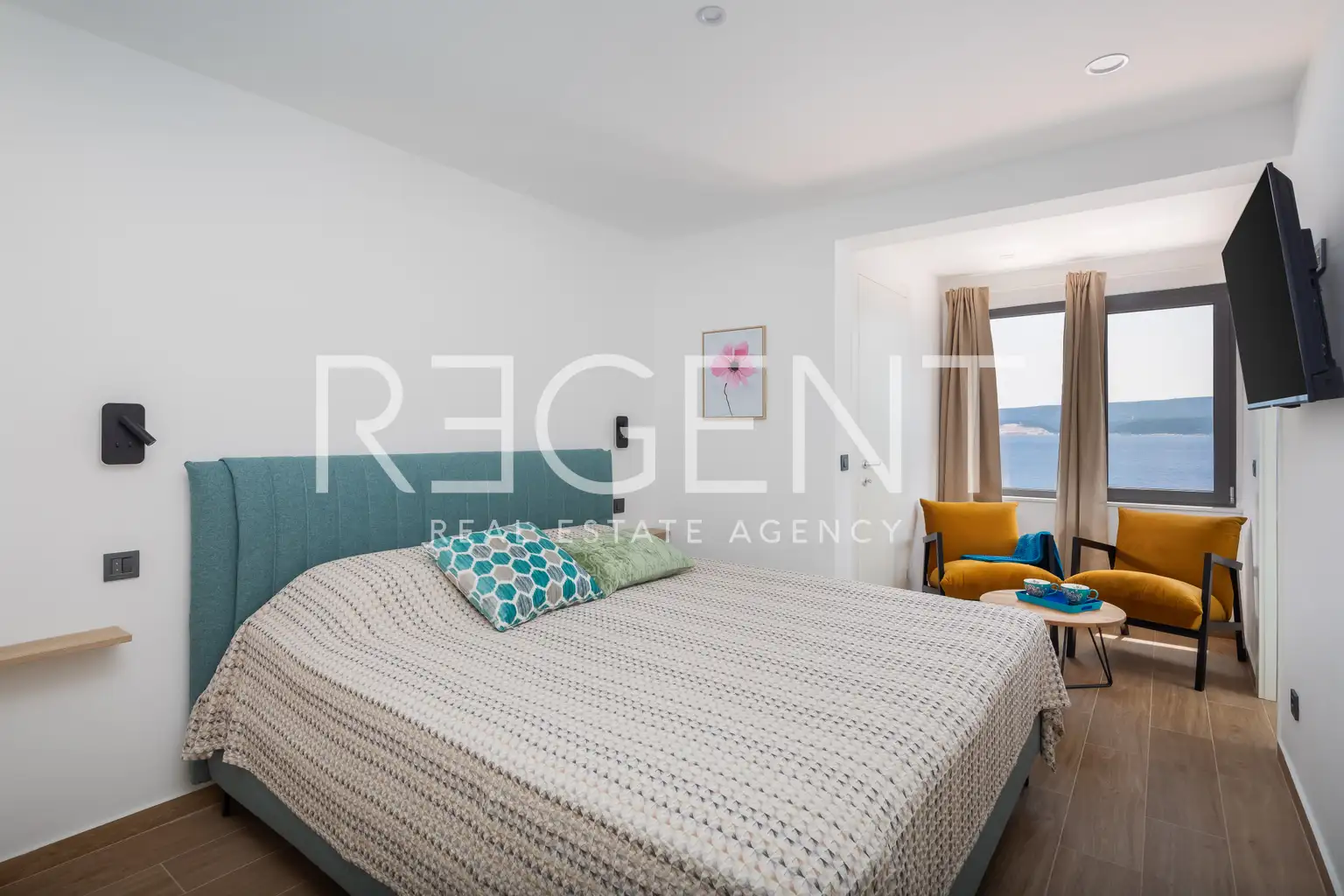 Omiš, Stanići – vila první řada u moře s velkým potenciálem