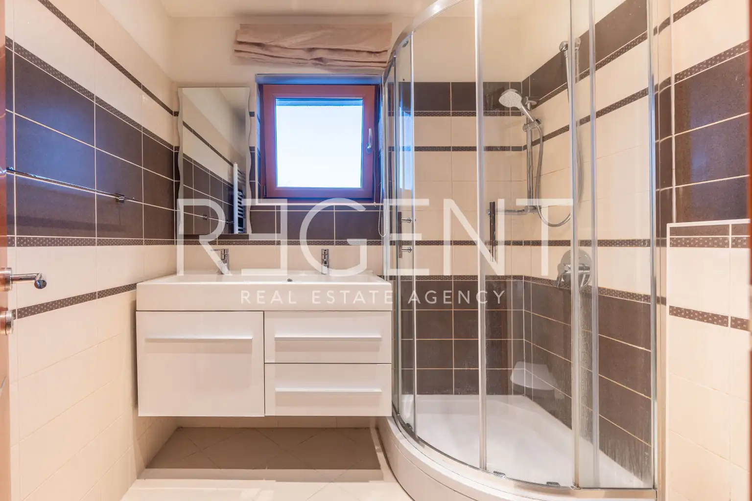 Zagreb, Sestine - Exklusives Penthouse in einer Stadtvilla, 123m2 zur Miete