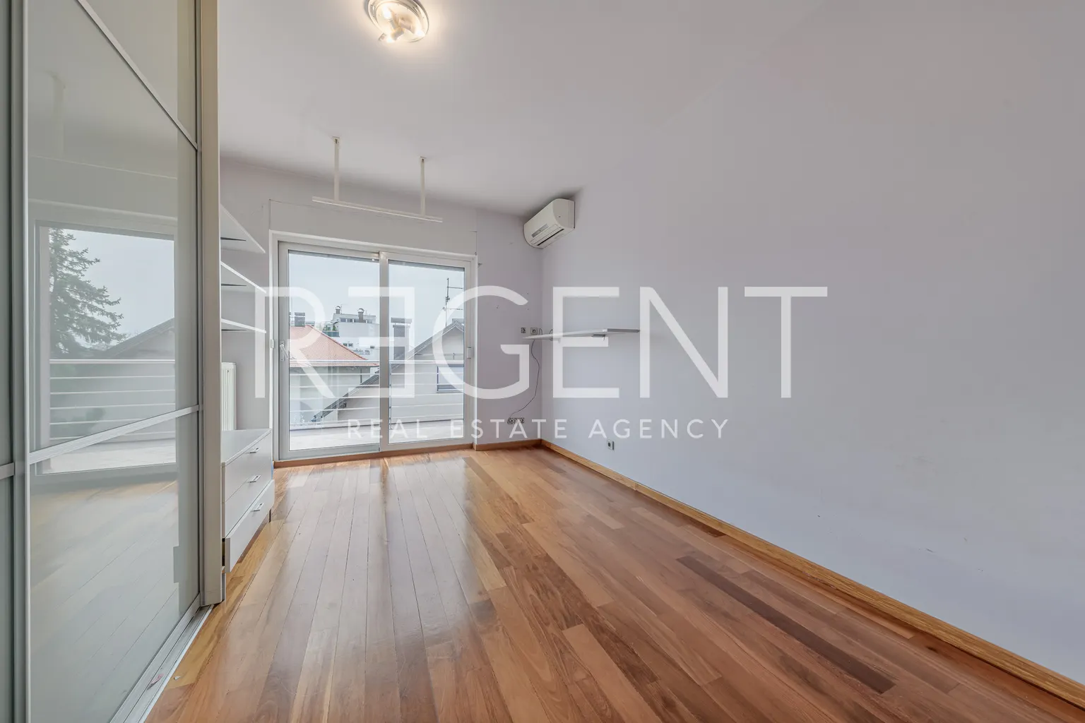 Zagreb, Lašćina - Obiteljska kuća na vrhunskoj lokaciji 440 m2