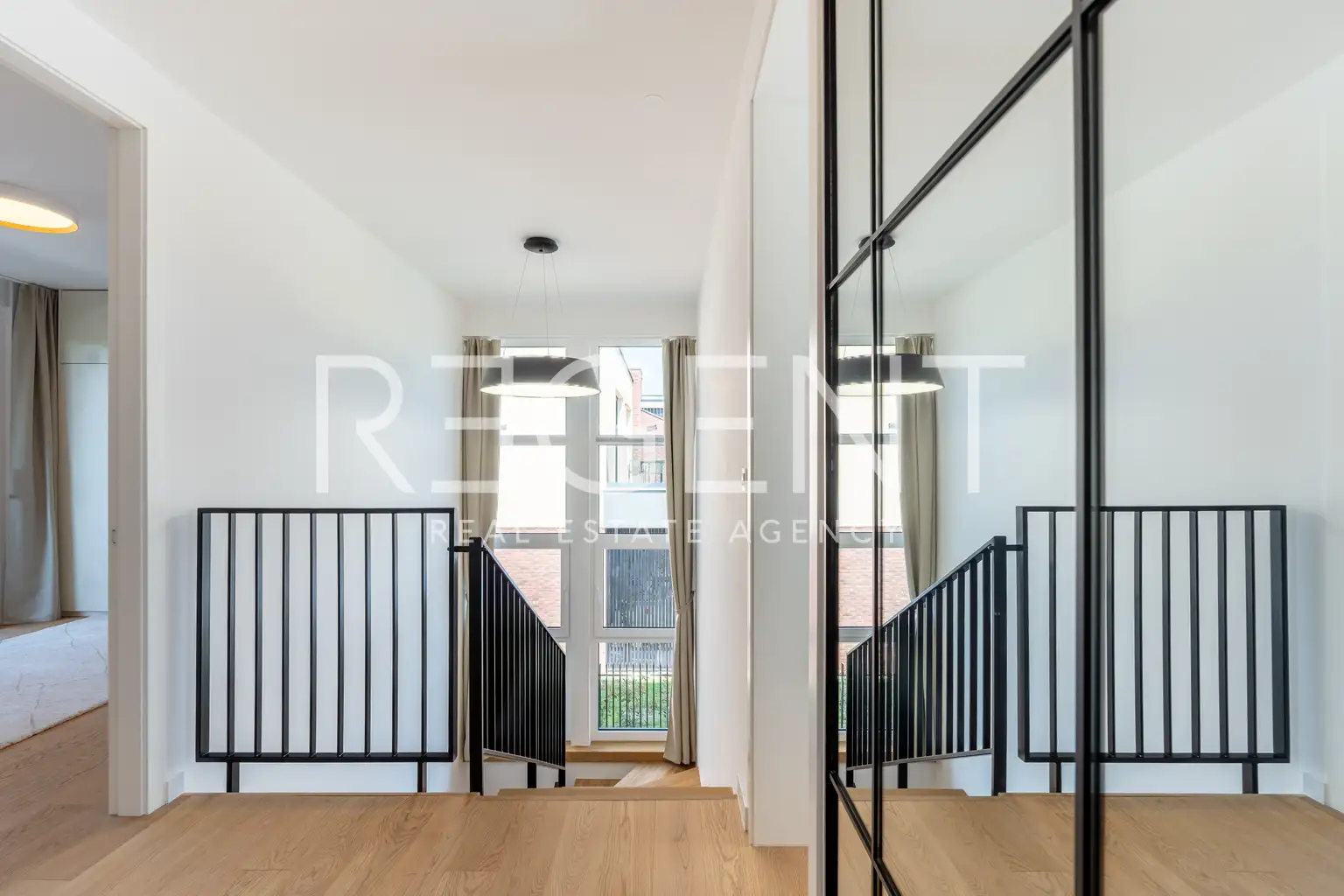 Vila 240 m² za najem, Gornji Bukovac — bazen, garaža