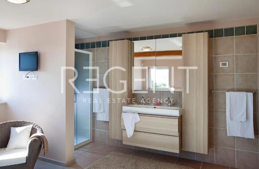Istra, Vodnjan - Prekrasna kamena vila 230 m2