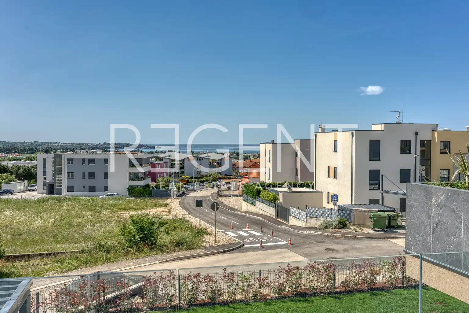 Istrie, Novigrad - Třípokojový apartmán v luxusním obytném komplexu 115 m2
