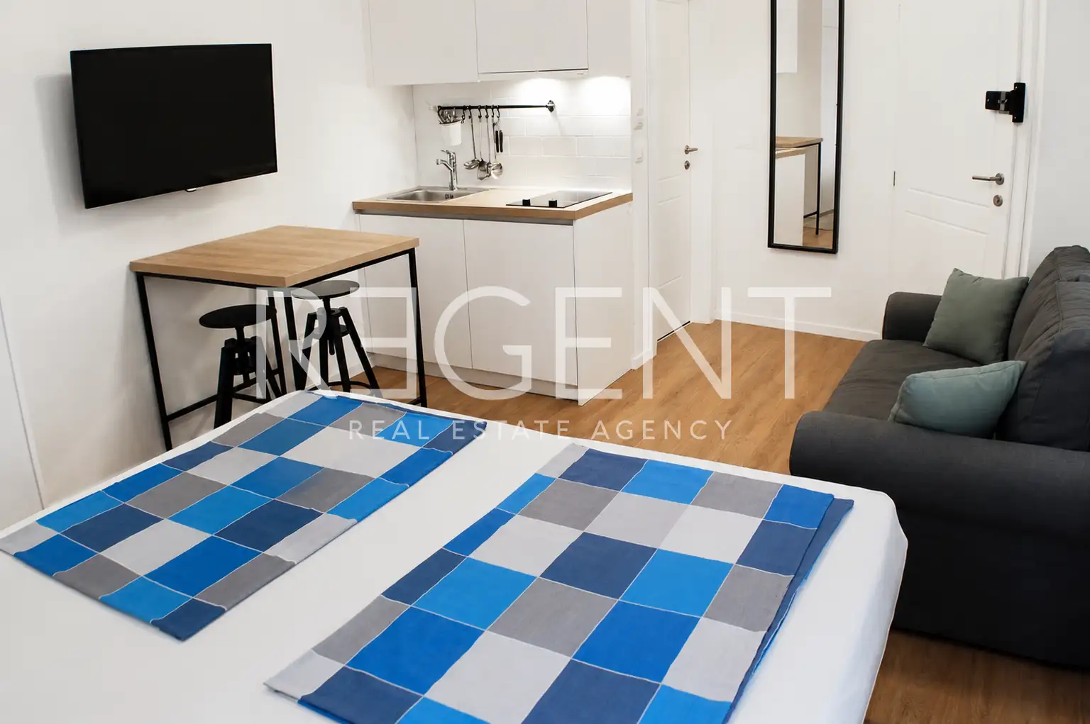 Šibenik, centar – potpuno uređena kuća s 4 apartmana
