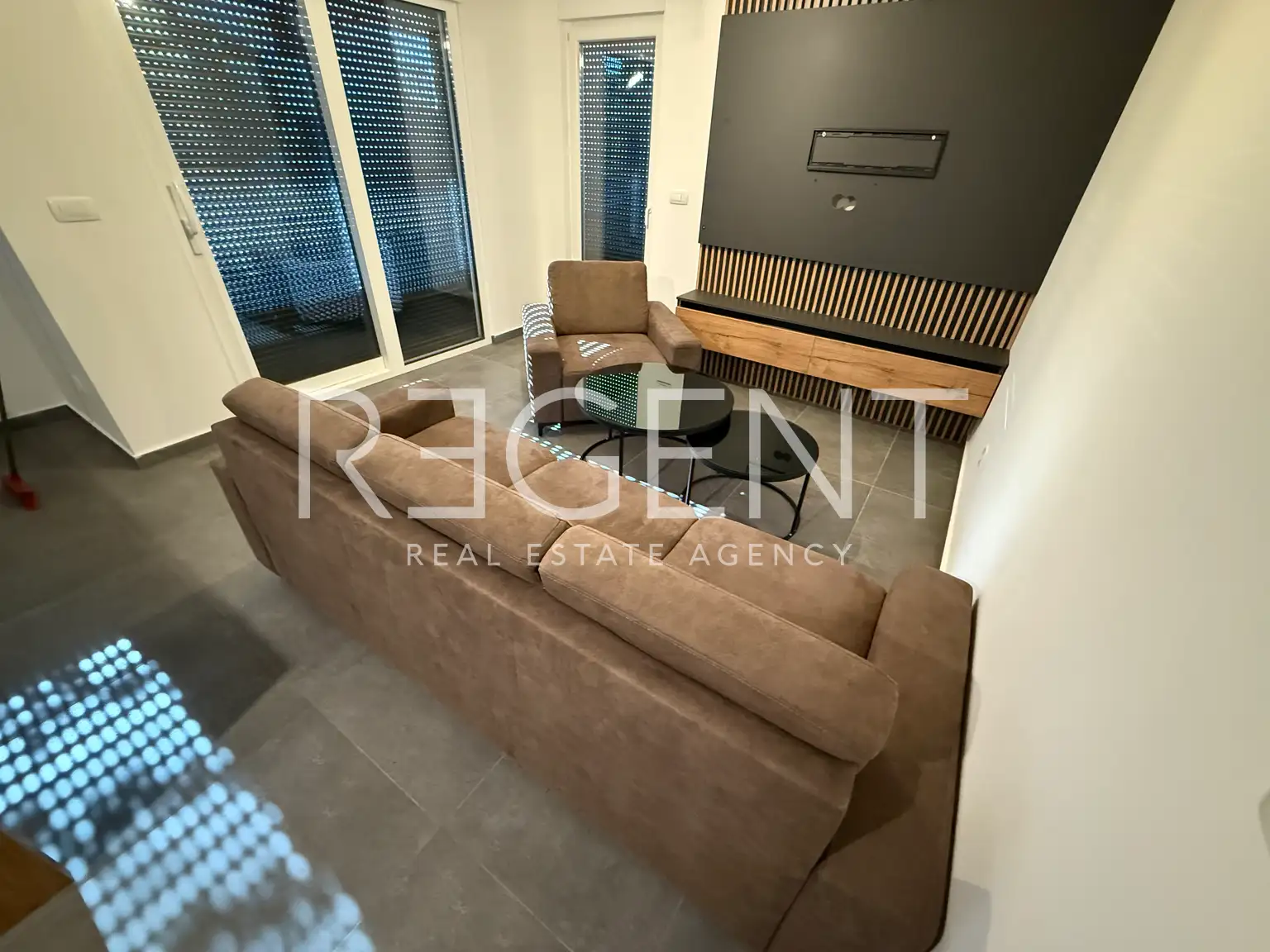 Trogir, Okrug Gornji - Two-bedroom apartment on the ground floor near the sea
