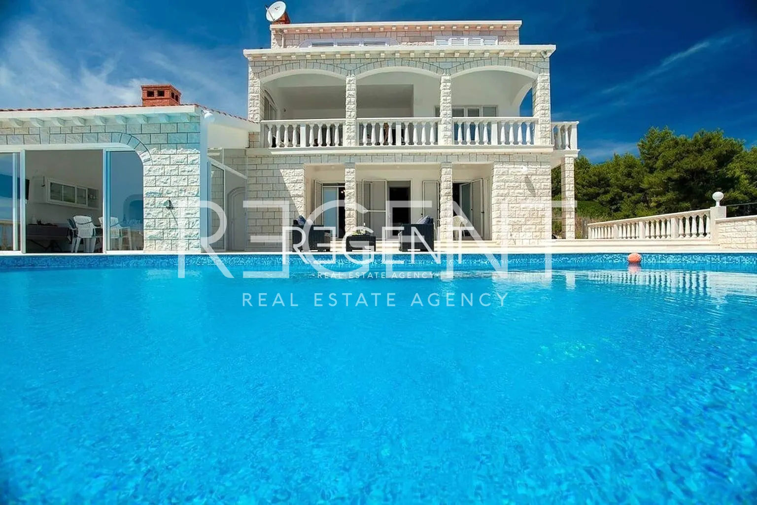 Otok Korčula – Unikatna kamena kuća uz more 450 m2