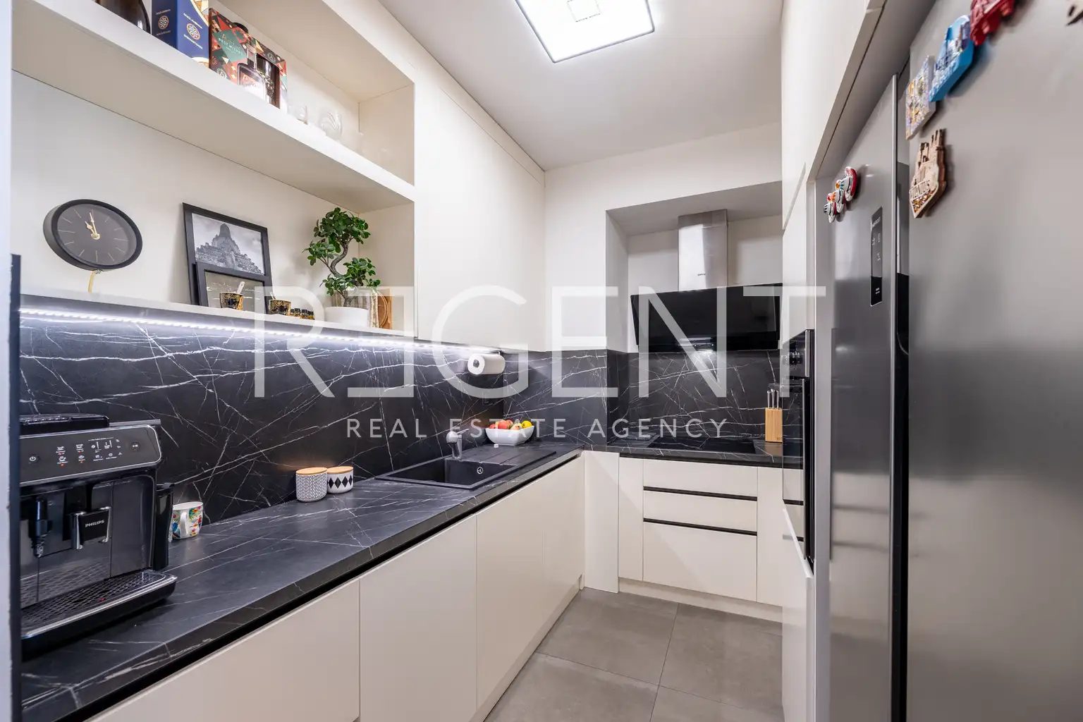 Stan 112 m², Vrbani — 3 spavaće sobe, balkon, 2 garaže