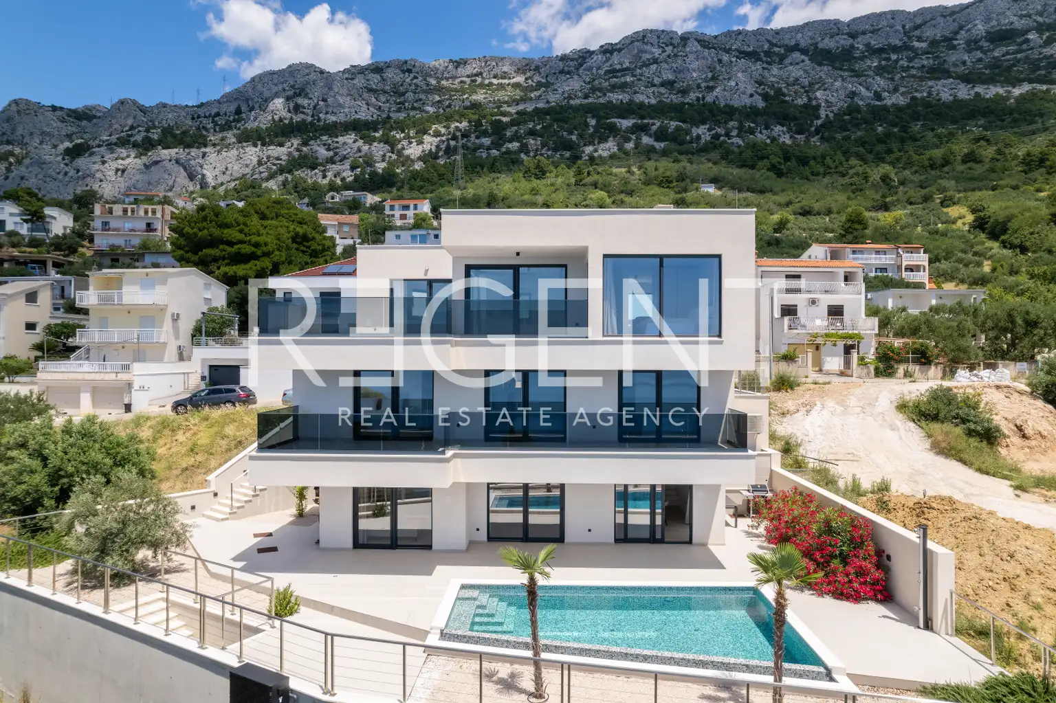 Makarska, Brela - Luxusná vila s panoramatickým výhľadom na more 317 m2