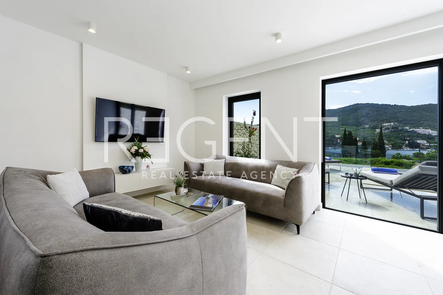 Zaton, Dubrovnik - Moderna vila uz more 210m2
