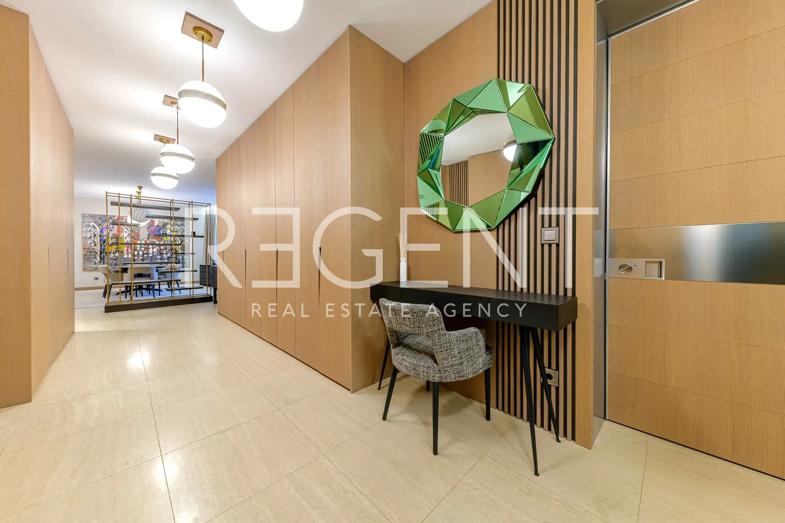 Zagreb, Cvetlični trg - Luksuzno štirisobno stanovanje v centru mesta 216 m2