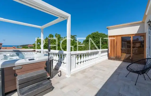 Rovinj - luxury villa with a pool, first row to the sea