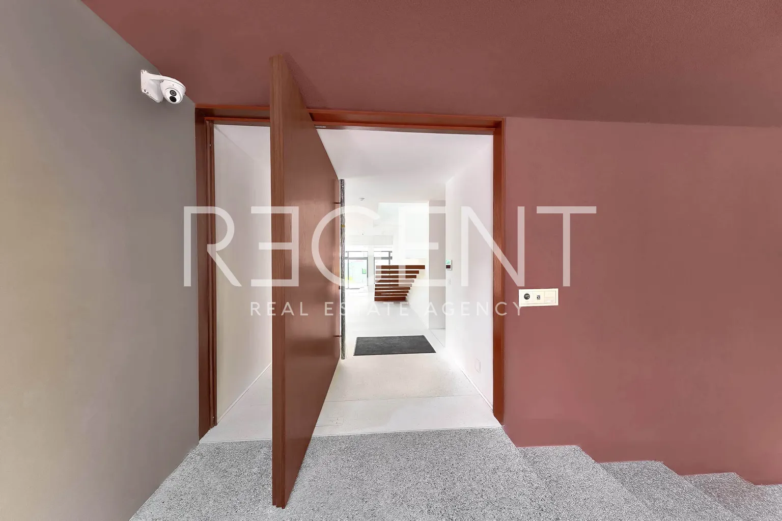 Záhřeb, Šestine - Moderní rodinná vila s bazénem obklopená zelení