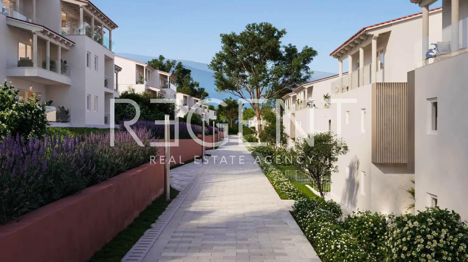 Novi Vinodolski - Mövenpick, trosoban apartman, prvi red do mora