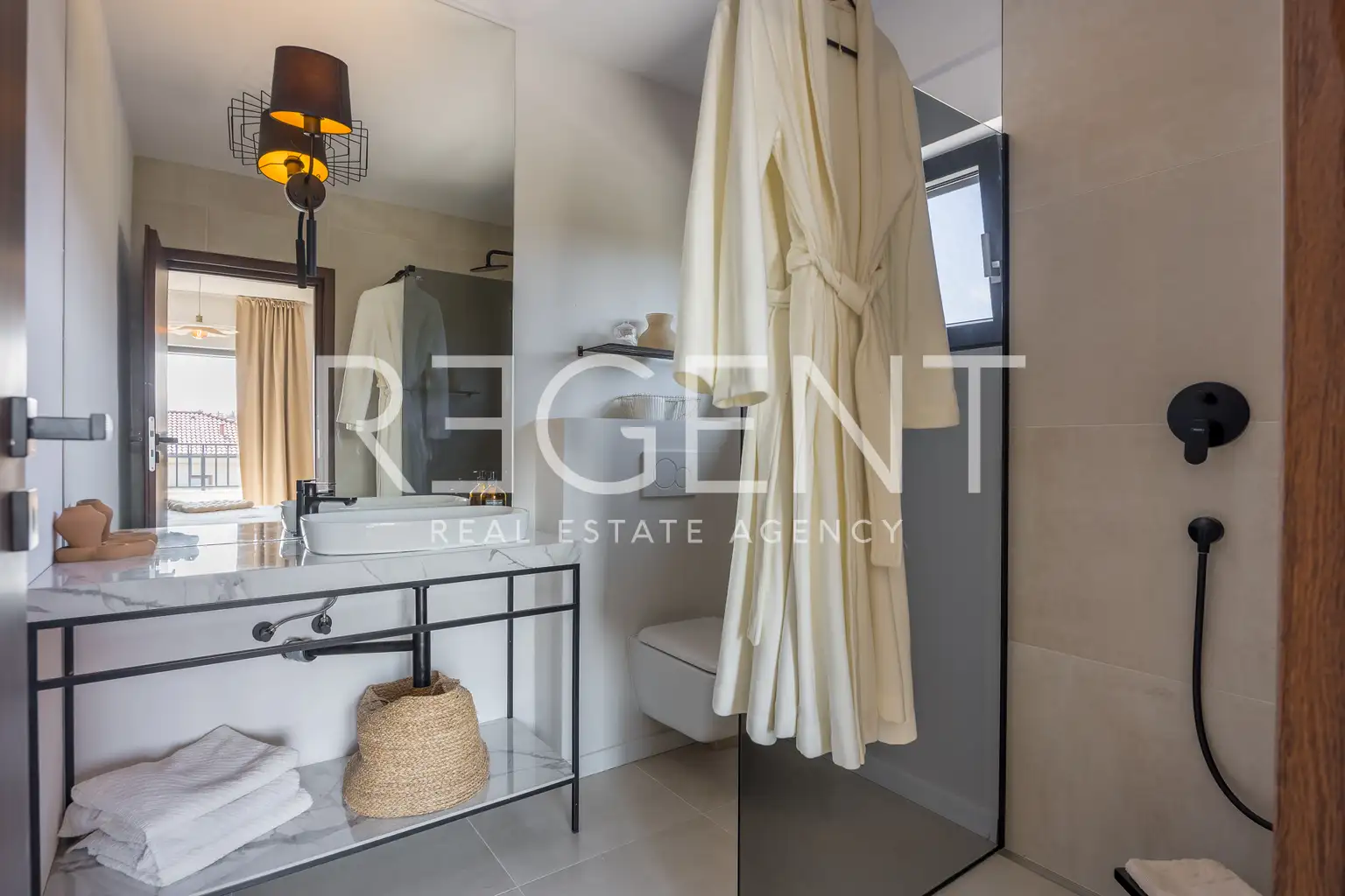 Istra, Svetvinčenat - Moderna vila s grijanim bazenom