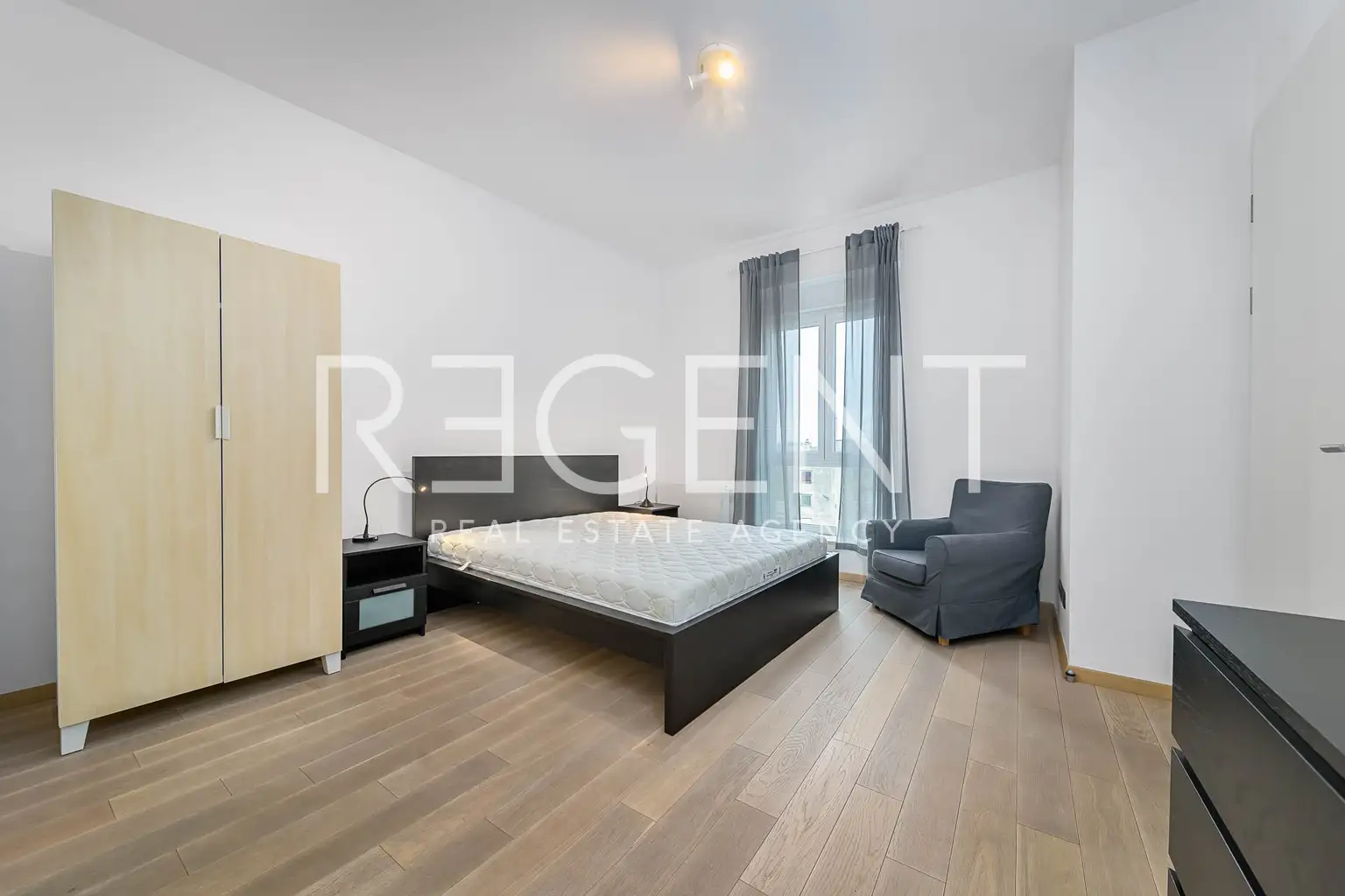 Zagabria, Centro - Lussuoso attico di quattro locali con grande terrazza di 225 m2