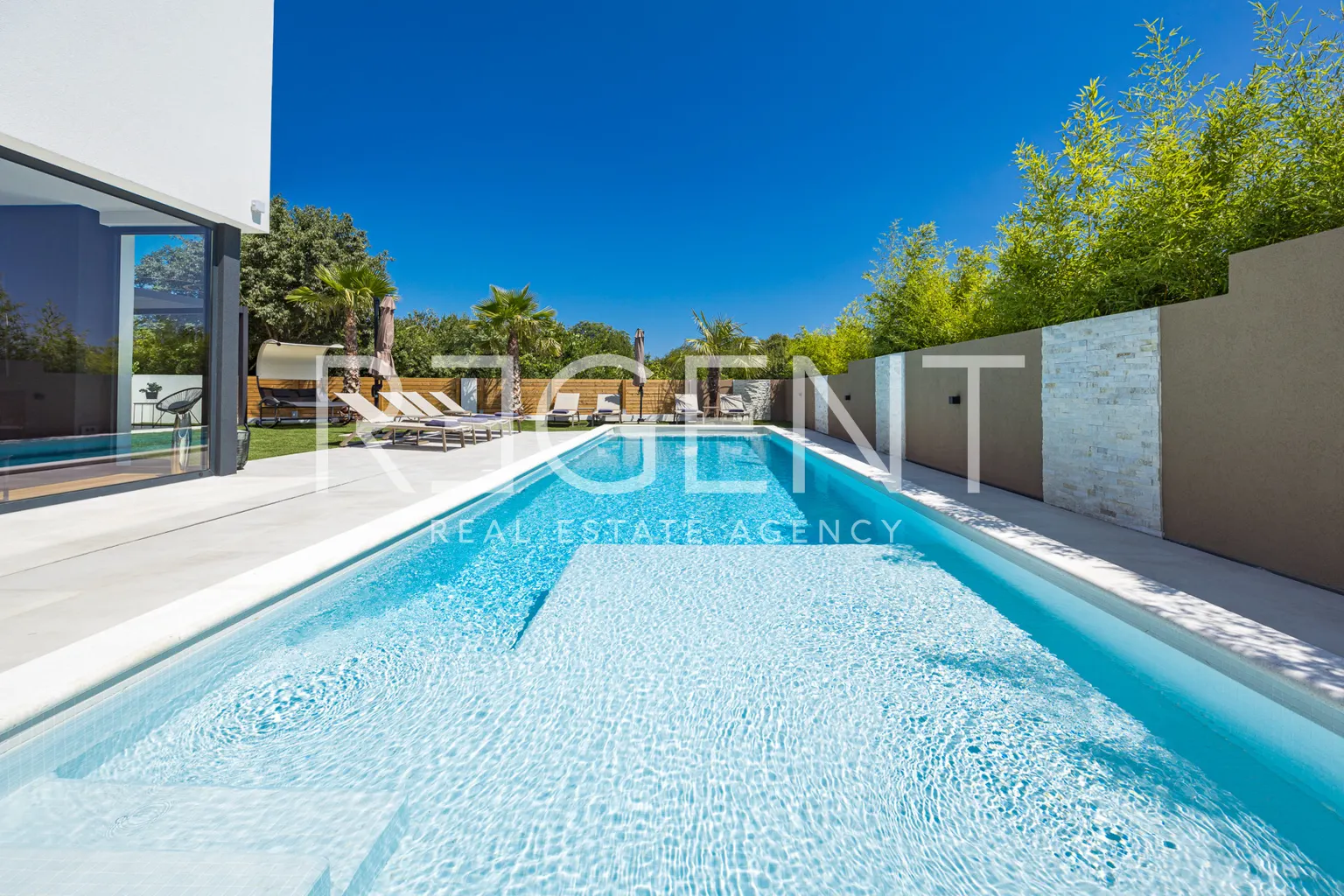 Istrie, Medulin - Nádherná moderní vila 220 m2