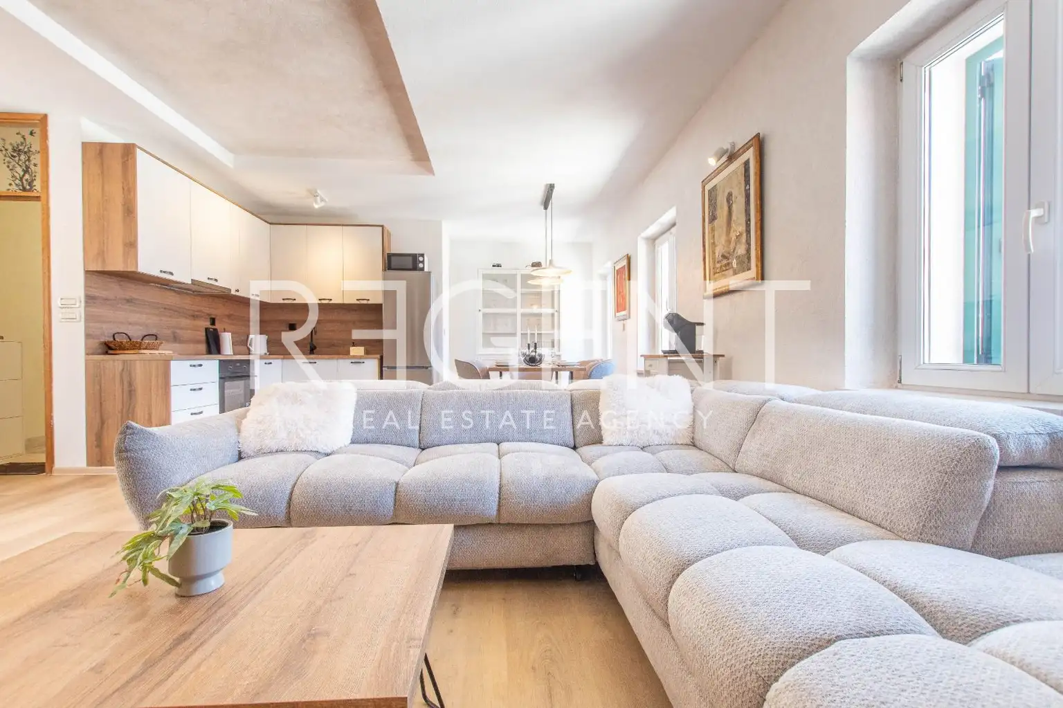 Makarska, Zentrum - Charmante Maisonette-Wohnung im Stadtkern