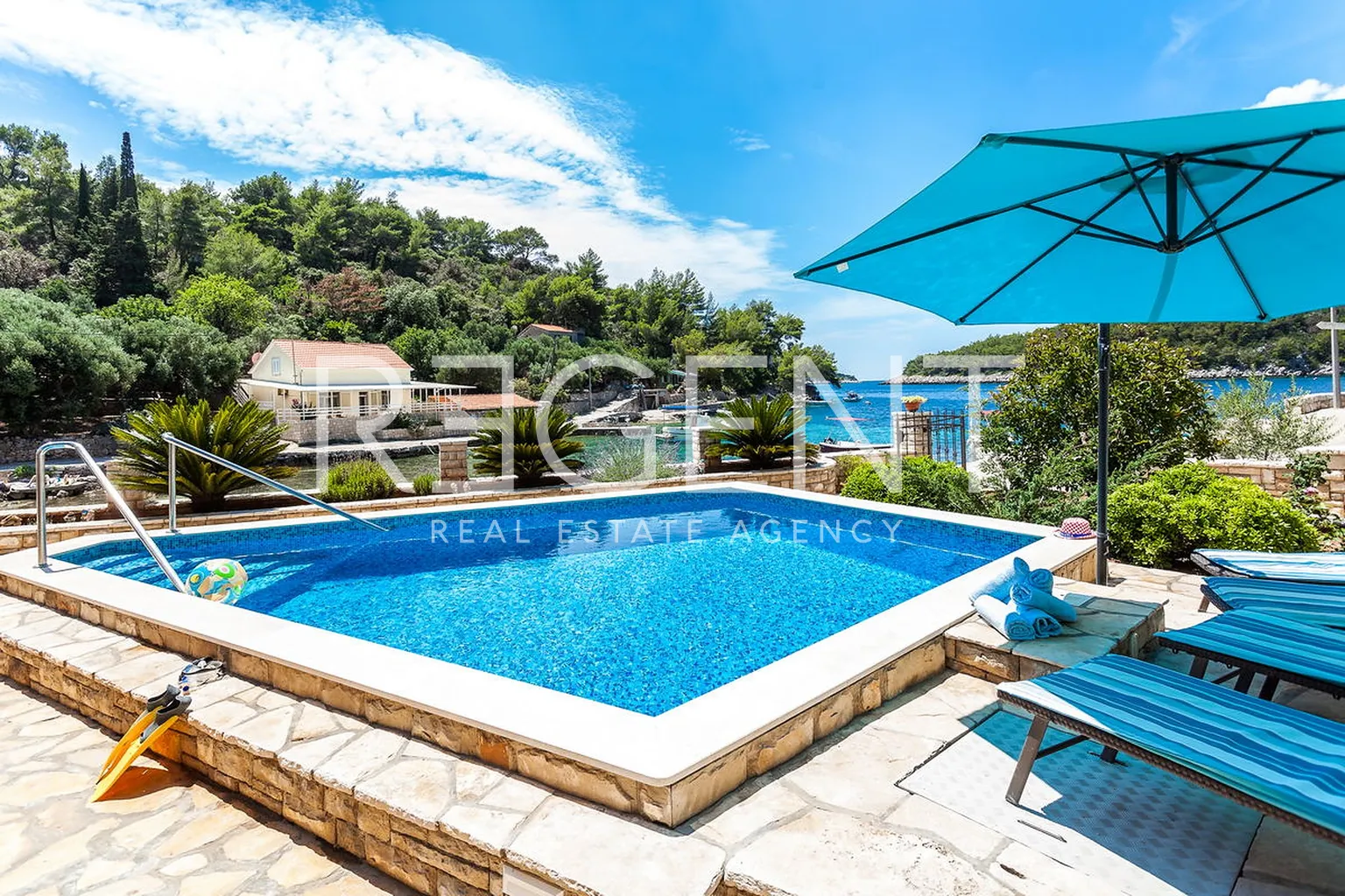 Ostrov Korčula – Okouzlující vila v zátoce s bazénem 460 m2