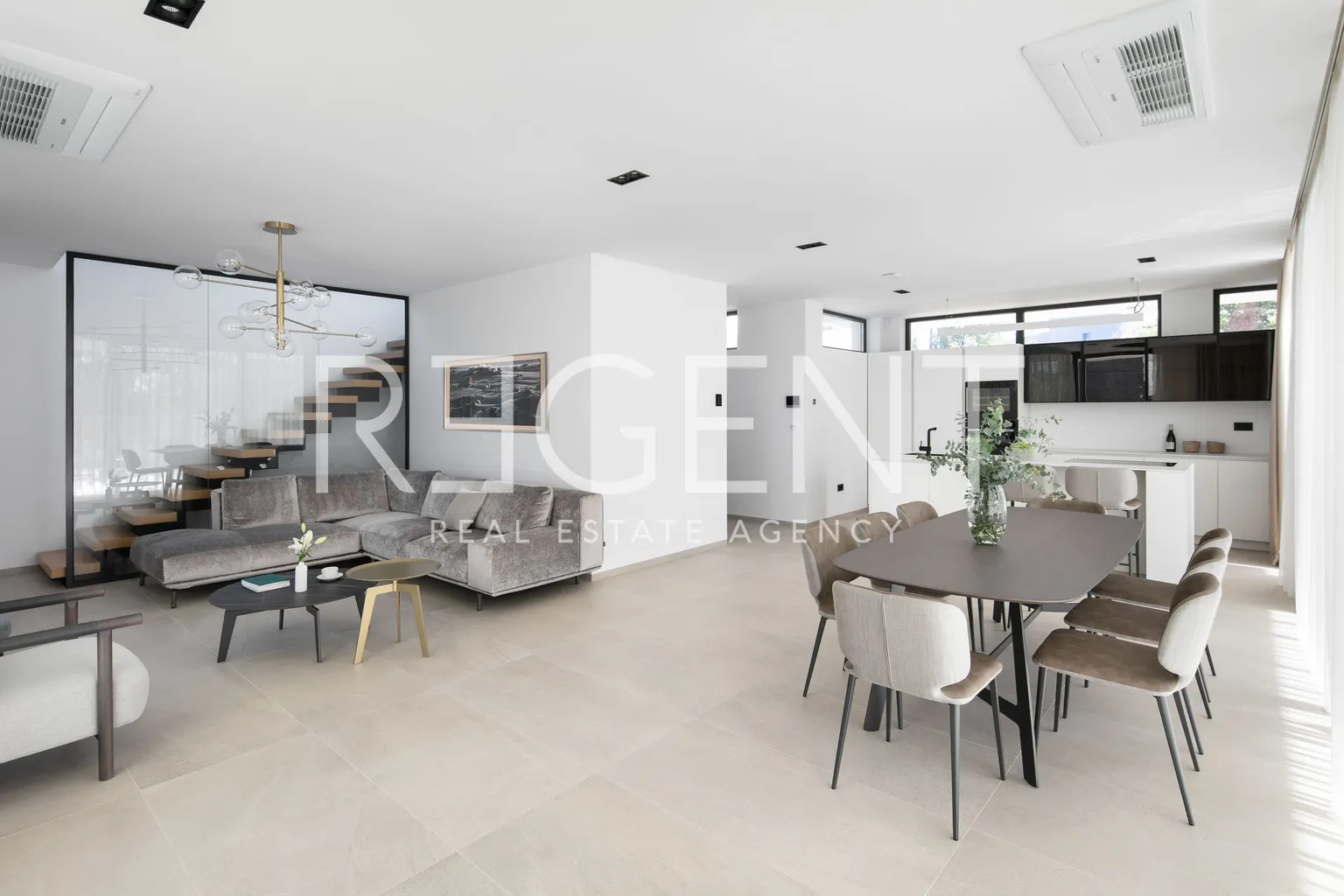Sukošan – Luksuzna moderna vila s bazenom 495 m2