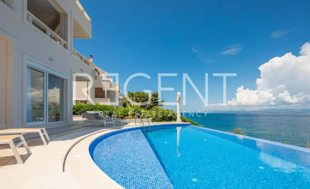 Brač - Moderna vila prvi red uz more