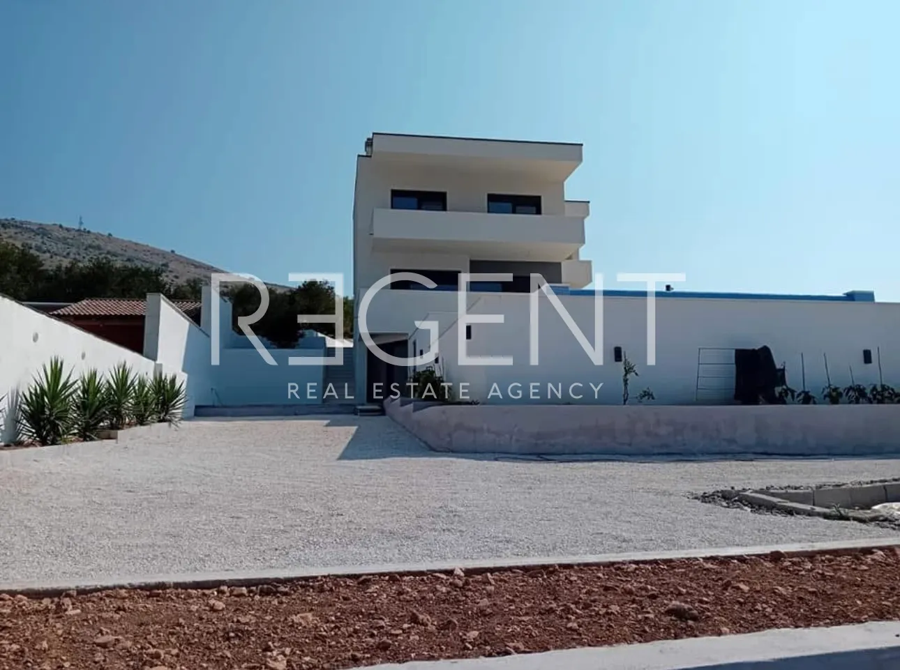 Trogir, Seget Donji - Vila s pogledom na more 300m2