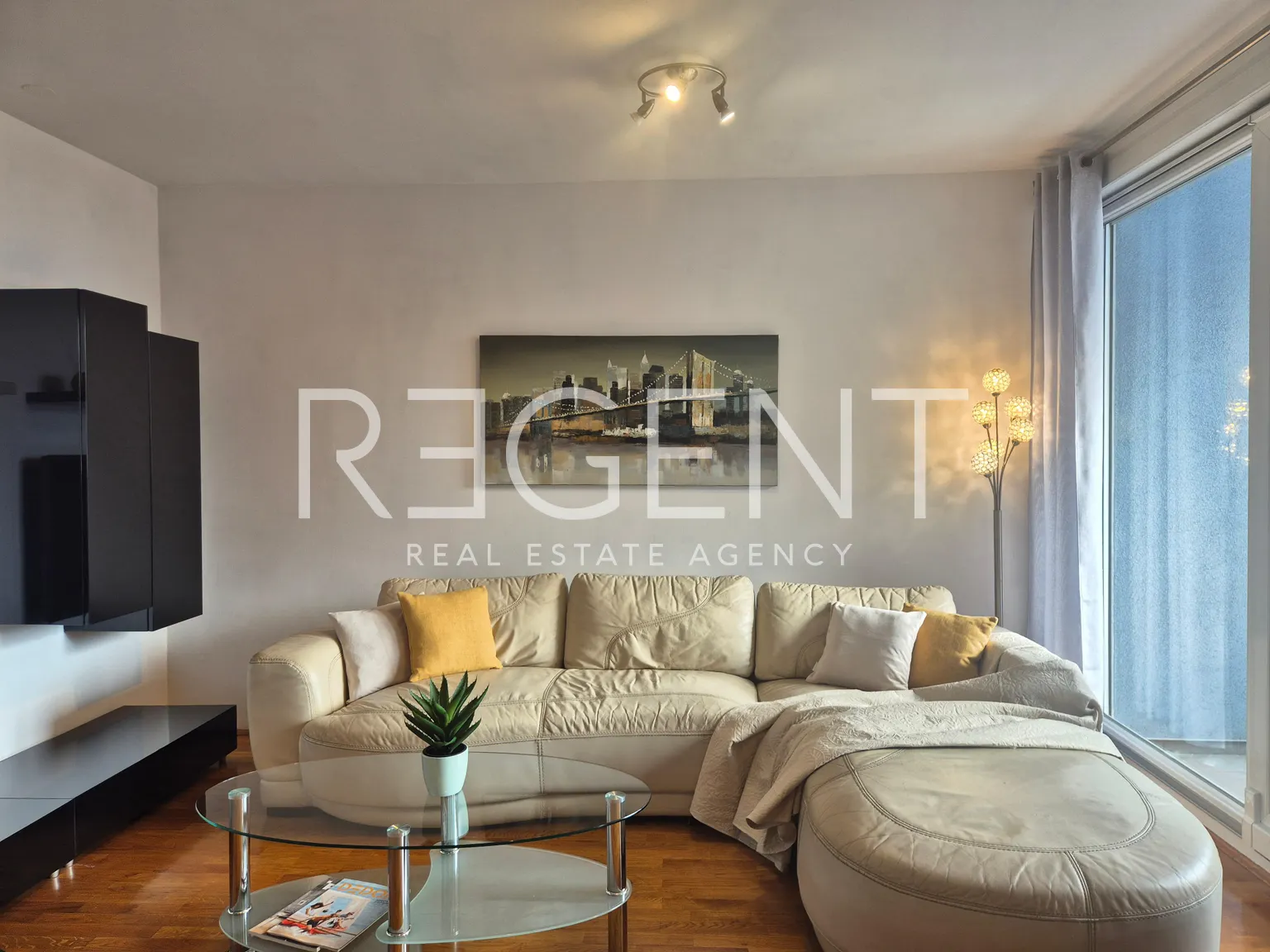 Split, Žnjan - Dvosoban stan s lođom i pogledom na more 57 m²